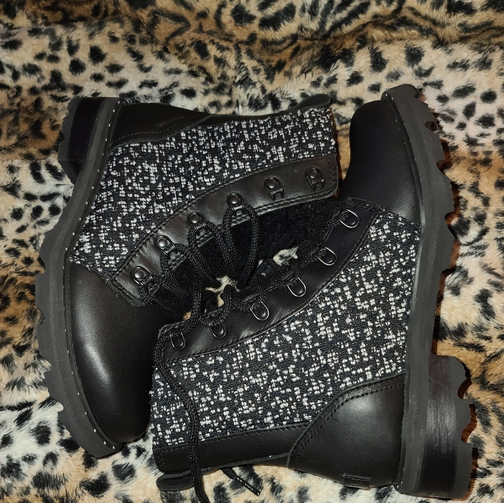 Sorel Boots - Picture 8 of 16